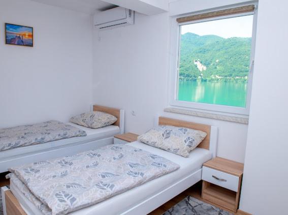 Apartmani Jezero コニツ エクステリア 写真