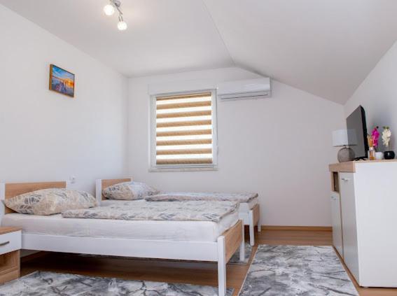 Apartmani Jezero コニツ エクステリア 写真